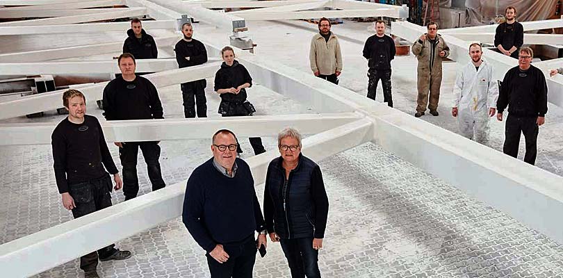 Overfladebehandling af stålemner, aluminium og træ