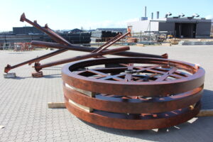 Sandblæsning og industrilakering af corten stål (look) til Rosengårdscentret.